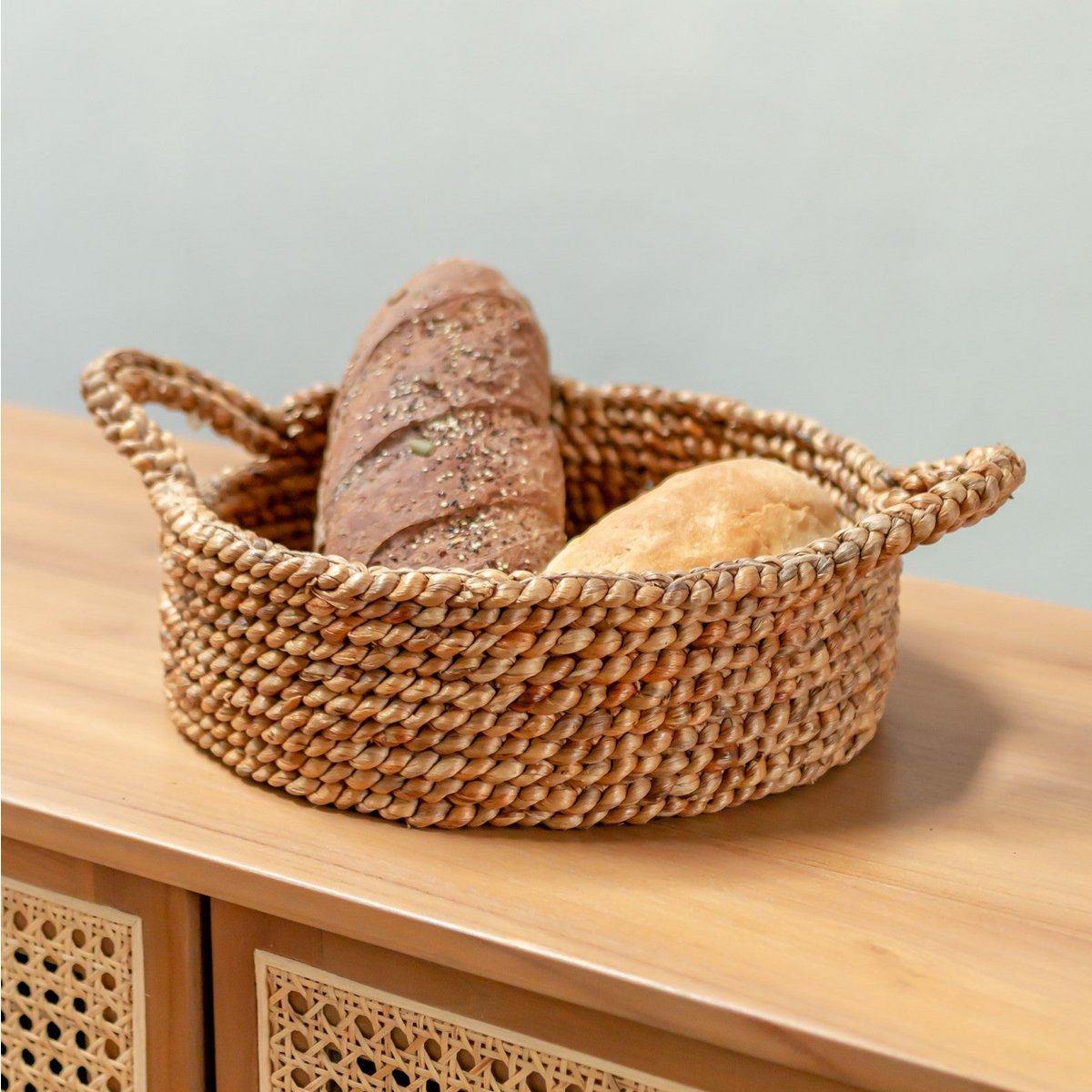 Broodmand | Kleine ronde mand | Decoratieve geweven opbergmand van waterhyacint JAWAH (2 maten) - Image 2