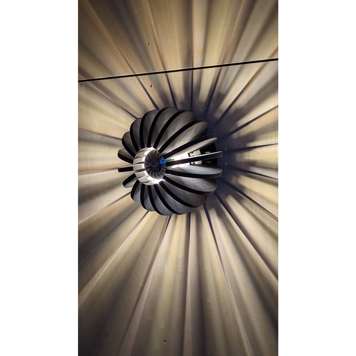 Ball wandlamp D 20cm Wrecking Ball ZWART - Image 5