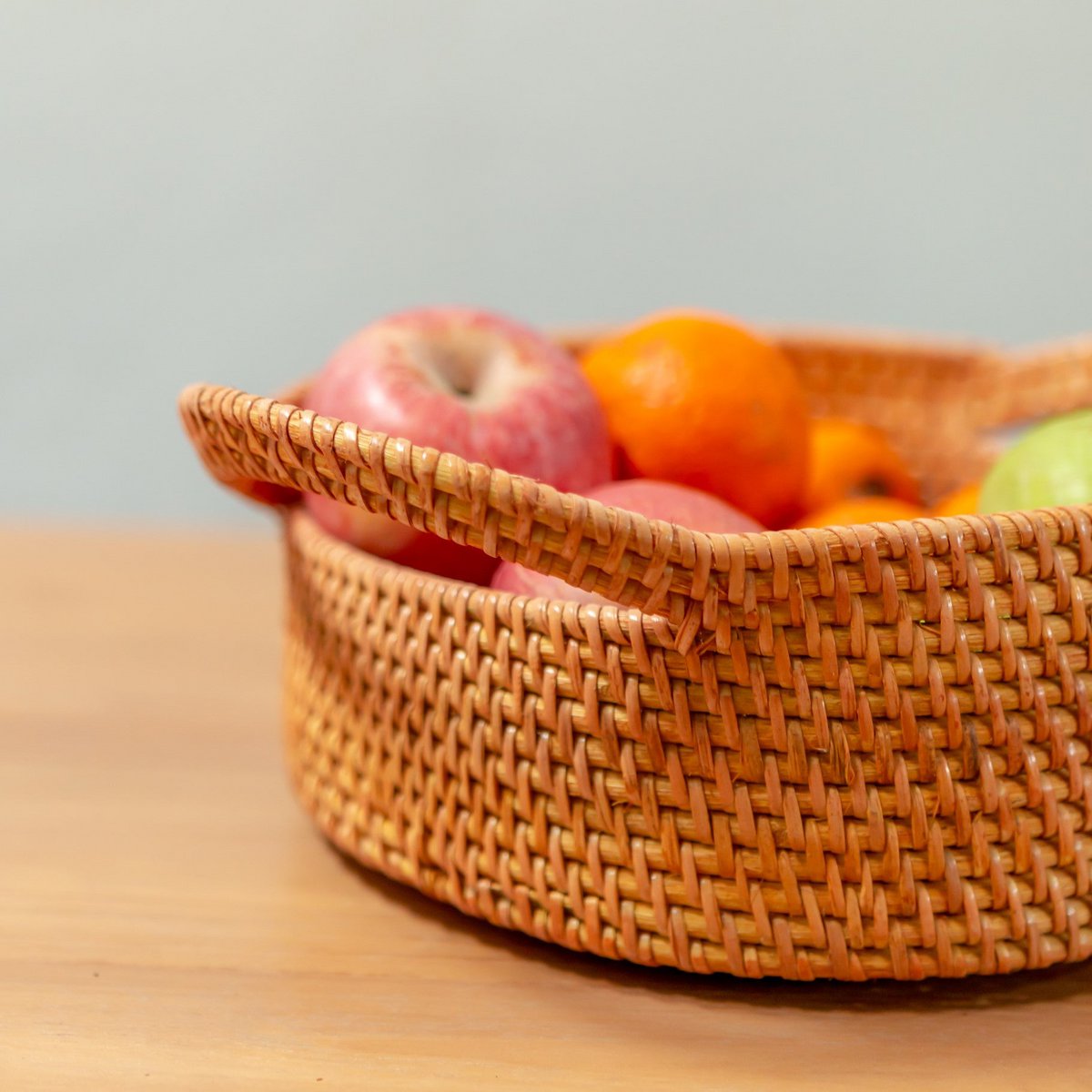 Kleine rotan opbergmand Decoratieve mand SUWARI (2 maten), geweldig als Breasmand of fruitschaal - Image 4